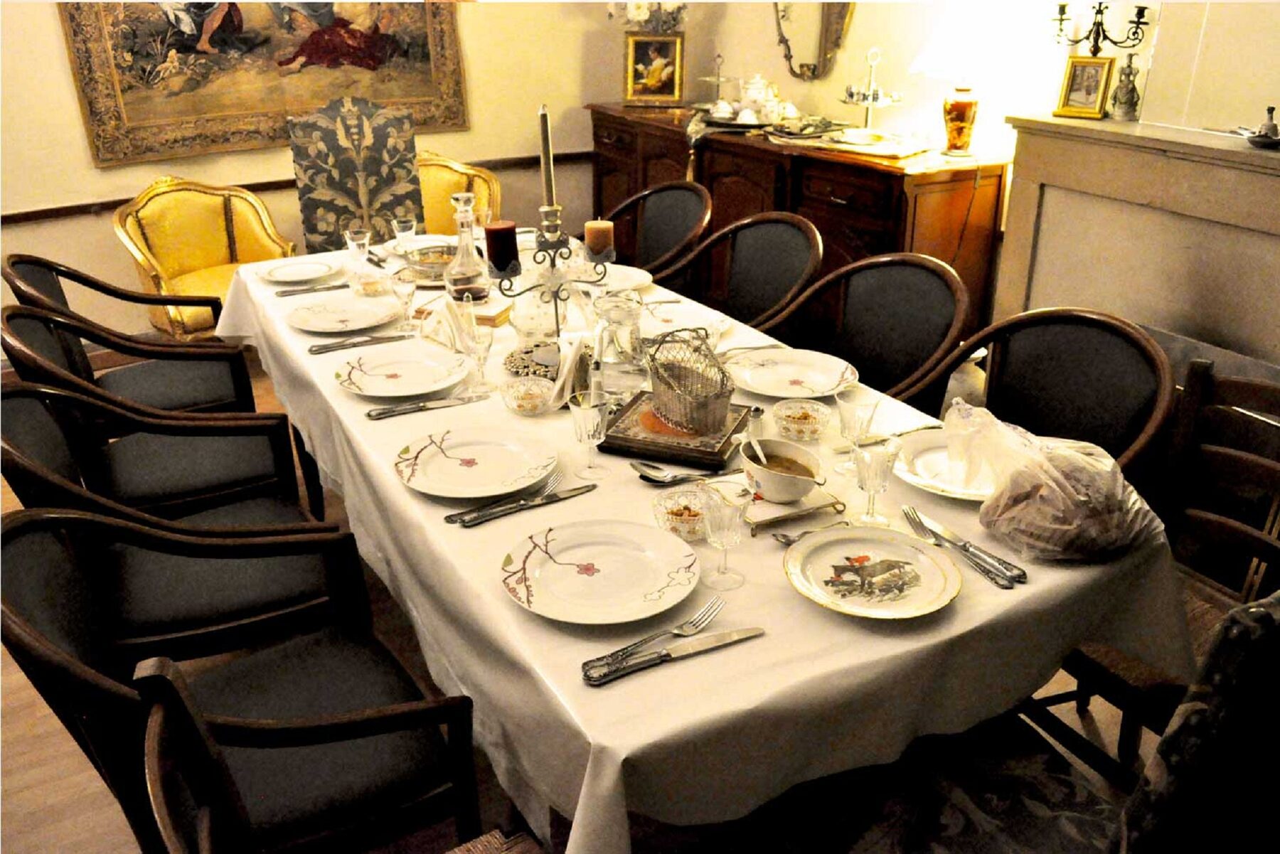 Le Salon Prestige, table dressée pour un dîner