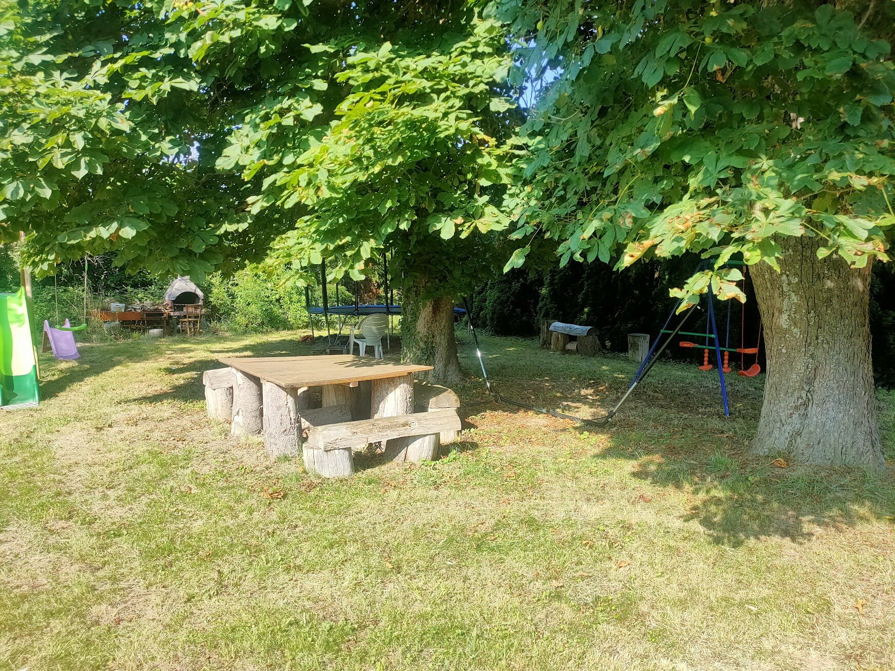 Espace extérieur et jardin du domaine